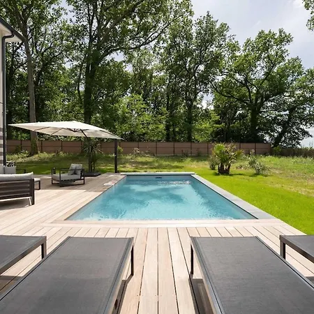 Вилла La Des Vignes Cenac