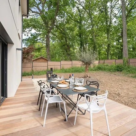 Вилла La Des Vignes Cenac